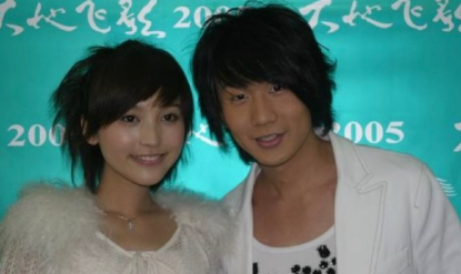 两个人现在都找到了各自的爱情，林俊杰找到了比自己小很多岁的女网红七七，金莎则是找