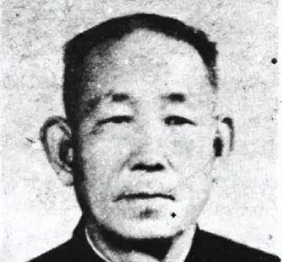 1944年，伪军头子见日军大势已去，决定率部投奔八路军，谁知这时，日军却打来电话