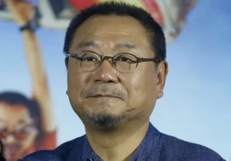2015年，林志玲和范伟在《道士下山》中搭档一对夫妻。记者问林志玲：这部剧中那么