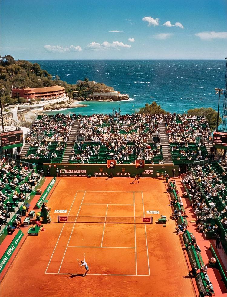 蒙特卡洛红土场[爱心]这周边环境也太漂亮了吧！！在海边边晒太阳边看网球🎾、