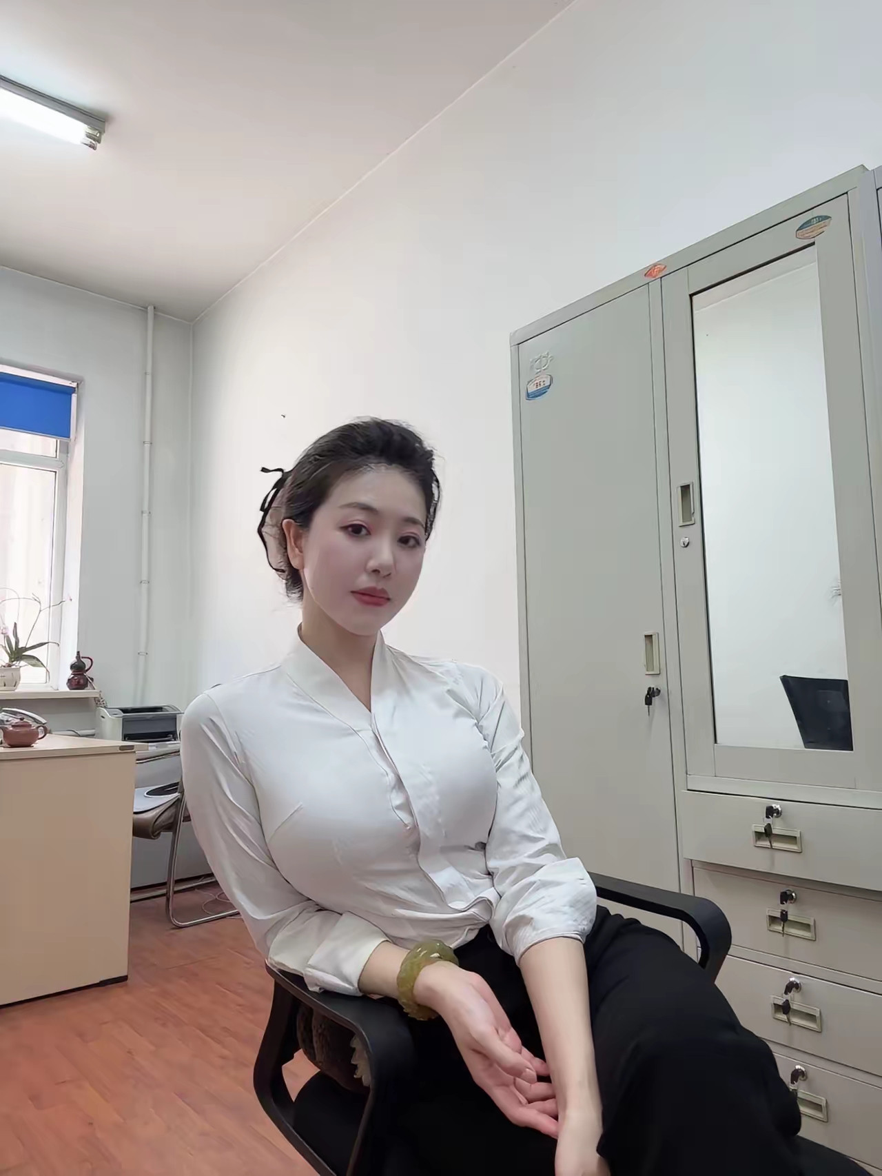 我一看就知道是体制内。