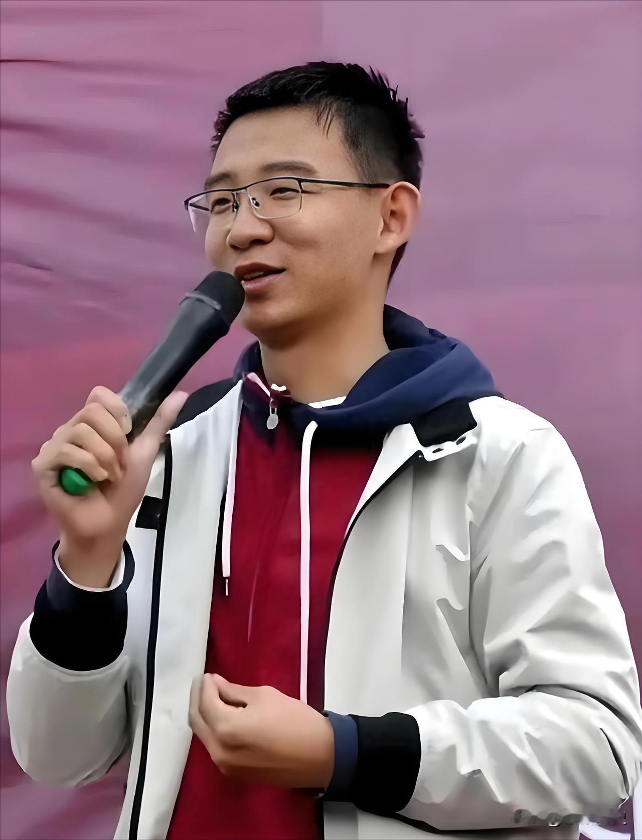 文科状元刘嘉森以673分考入北大时，对着镜头抛出一句扎心话：“你连游戏的瘾，你都