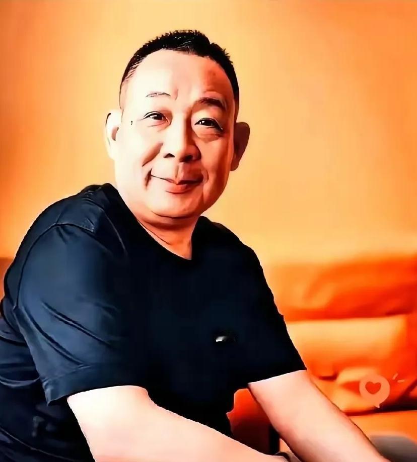 东来不一样。圈里人说，跟他们合作，压价是真狠，利润薄得像刀片。但财务那边单子一签