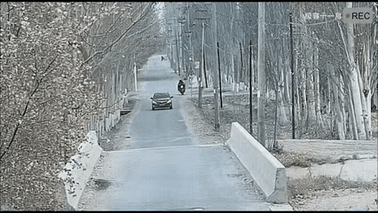 这起事故，轿车要负什么责任？