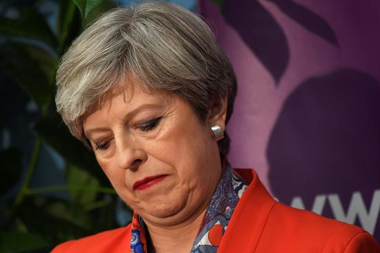 英国大选大逆转, 选民不满梅姨收"痴呆税"