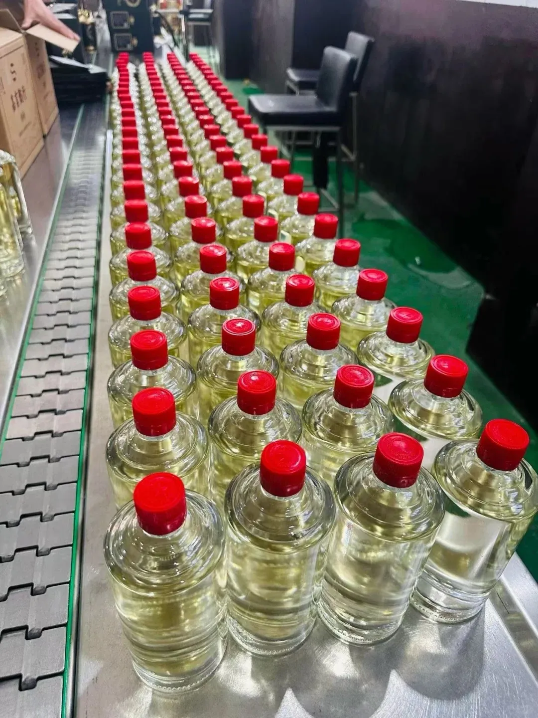 白酒行业最大的潜在危机，到底是不是诚信？很多人都说，白酒行业最大的危机不是产能过剩，不是消费萎缩，而