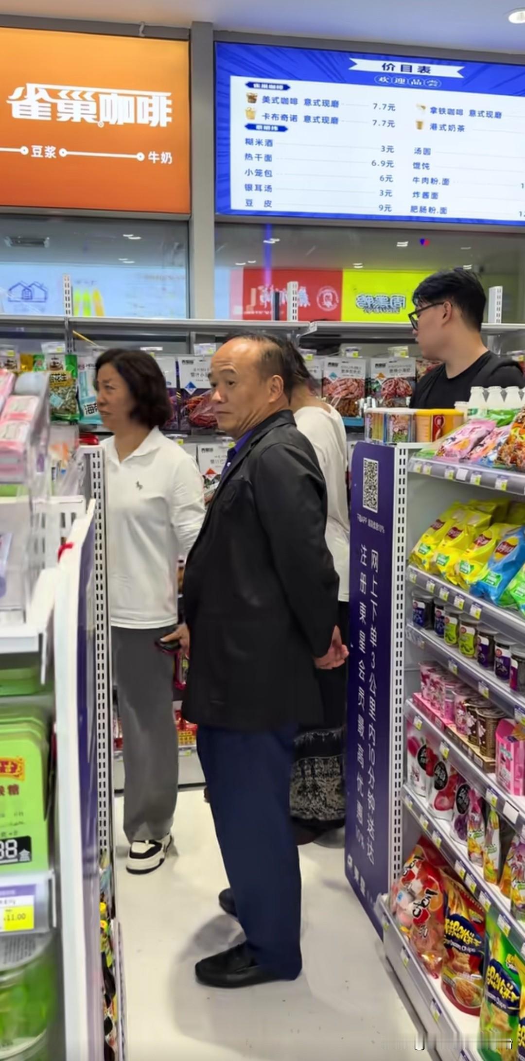 东星集团创始人兰世立真的是一位负责的老总，为人也很低调。近日，66岁的兰世立