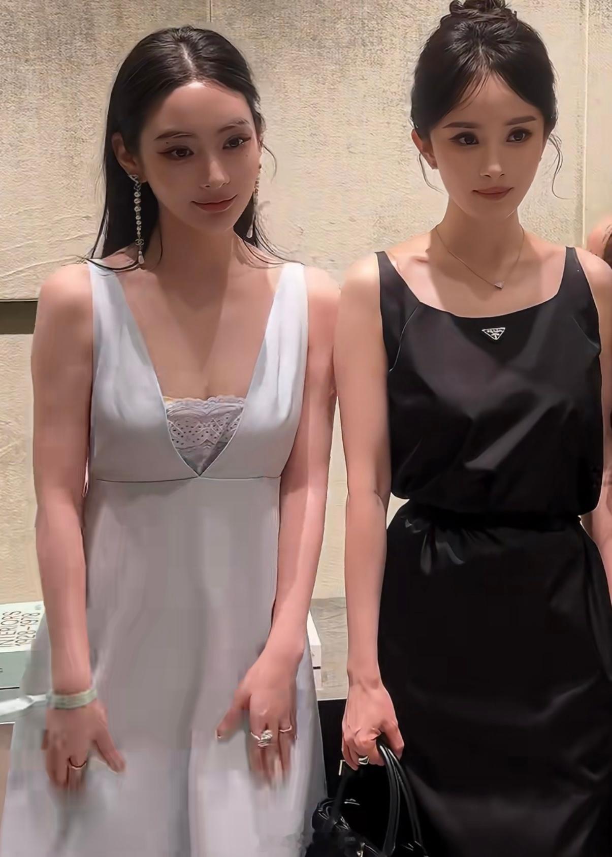 杨幂的眼睛是真美！又大、又亮、又深邃，眼神有力，自然勾人。旁边素人颜值也不低，但