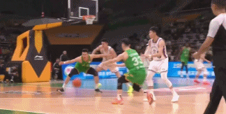 付豪动作太慢，打孟子凯报复意图太明显，甚至打完还拉拽孟子凯也是捣蛋鬼，平时