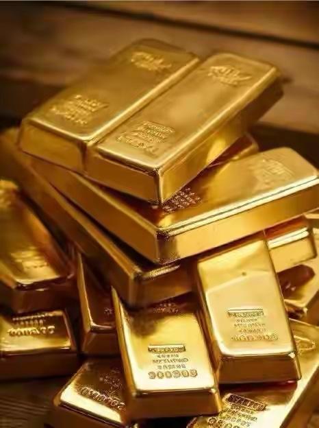 别再盲目抢黄金了！这波热潮里谁在赚谁在亏，看完你就清醒了！金价一路狂飙，