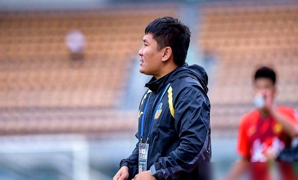 前国脚刘建业转型执教重庆铜梁龙，开局踢得有点东西。两轮中超1胜1平，积4分