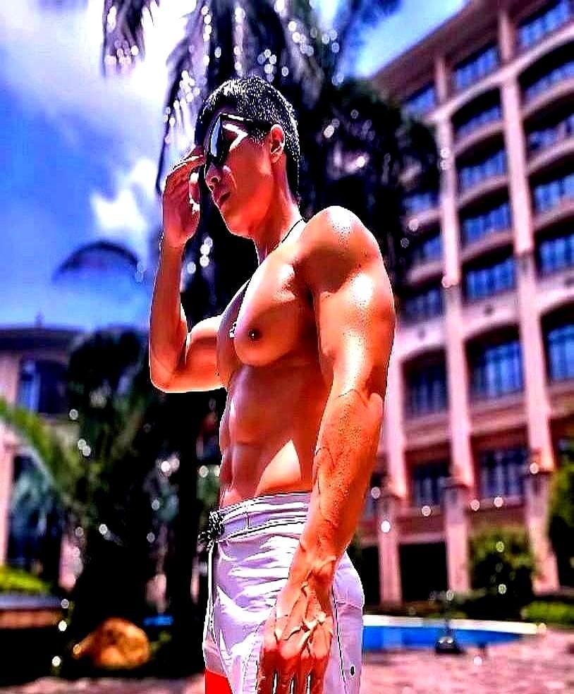 “每天两小时举铁，不如15分钟深蹲+硬拉。”看到这条热搜，我默默关掉跑步机。