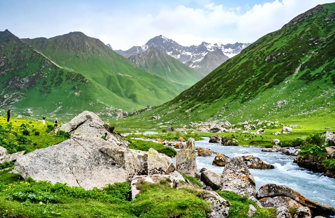 经常有人感叹说，你看他老婆长得这么漂亮又贤惠，他为什么还在外面找小三呢？而且小三