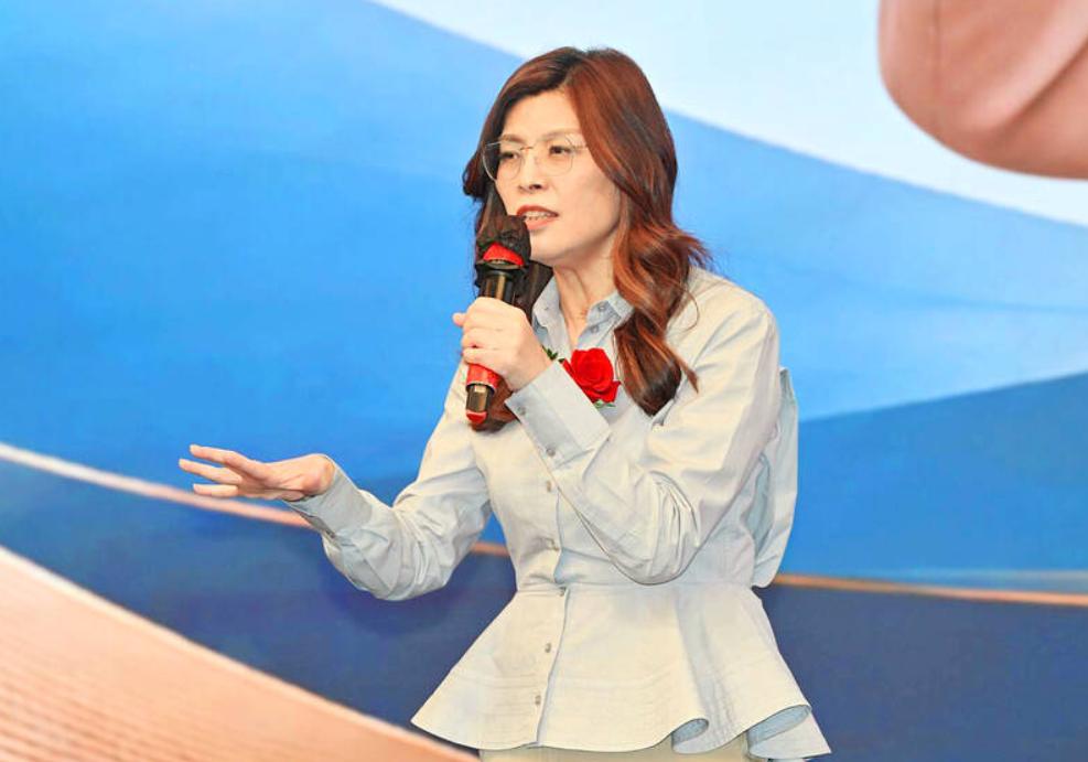 国民党现在最尴尬的地方，是2028的人选还没影，年底地方选举却已经先亮红灯。双北