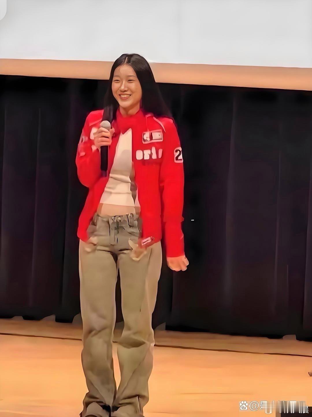 陈奕迅女儿陈康堤正式出道！签约华纳唱片以歌手身份逐梦，自带音乐天赋，未来可期～