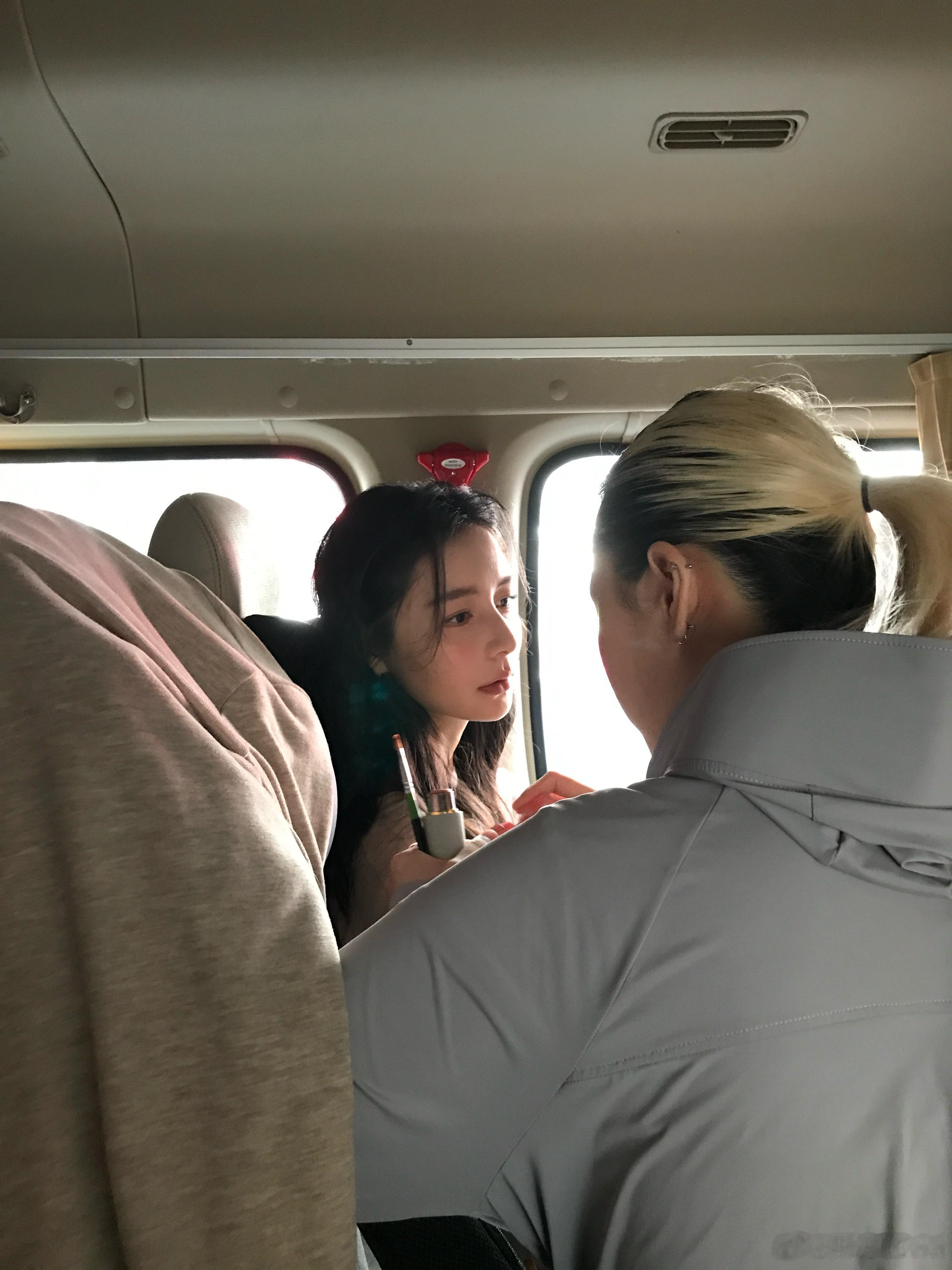 上班林黛玉下班苏炳添​​​