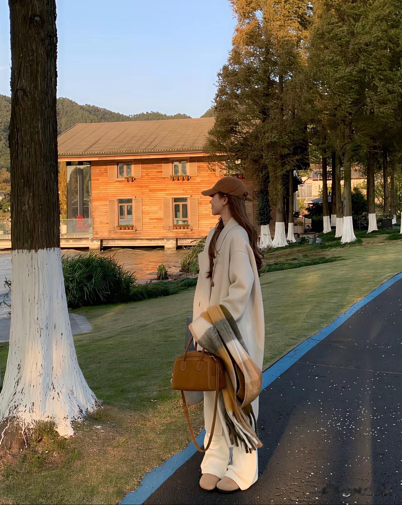 最近很受欢迎的一段话，分享出来。女人们，宁愿相信，老板会养你一辈子。