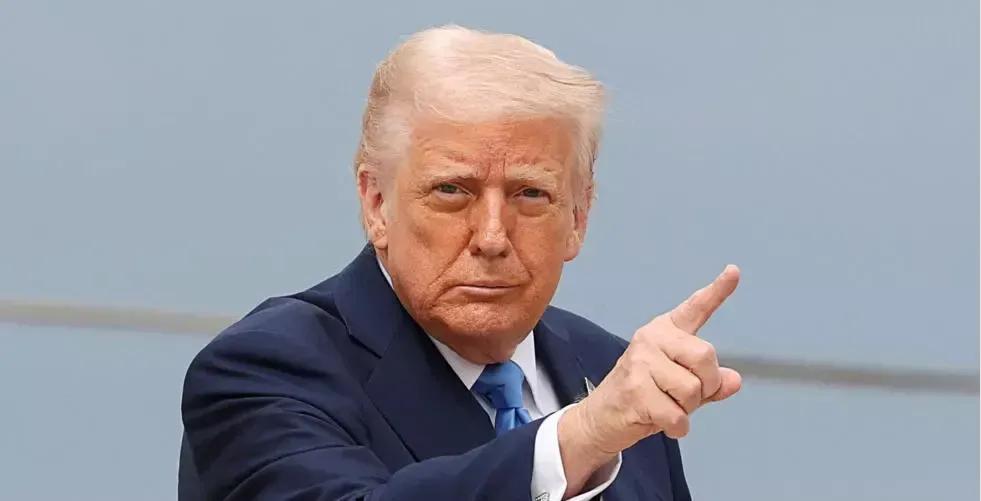 摊牌的时刻，已经到了！一夜之间，特朗普连发五道金牌，直接把“中美博弈”的遮羞布撕