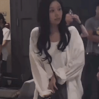这个号真的随随便便发点内娱的就十万阅读量所以经常来一群神人。​​​