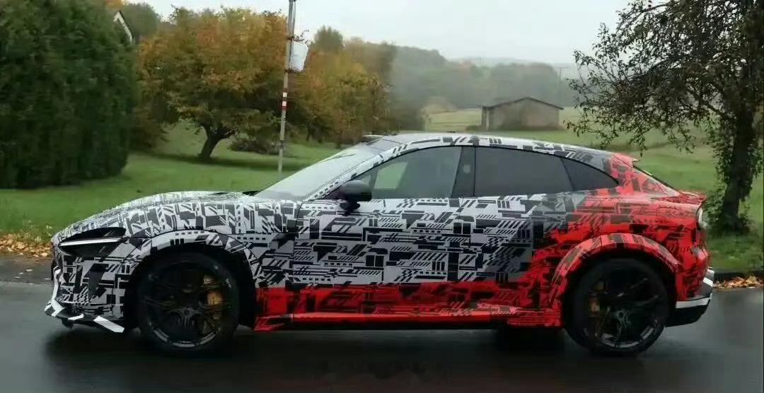 小米三款新车齐曝光，家庭、性能、豪华全都要第一款：YU9，瞄准一家老小的出行第二