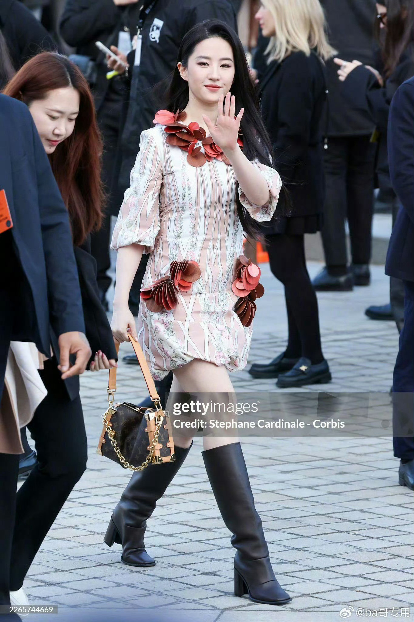 远离稠驴吧，lv衣服实在稠的不忍直视LV大秀