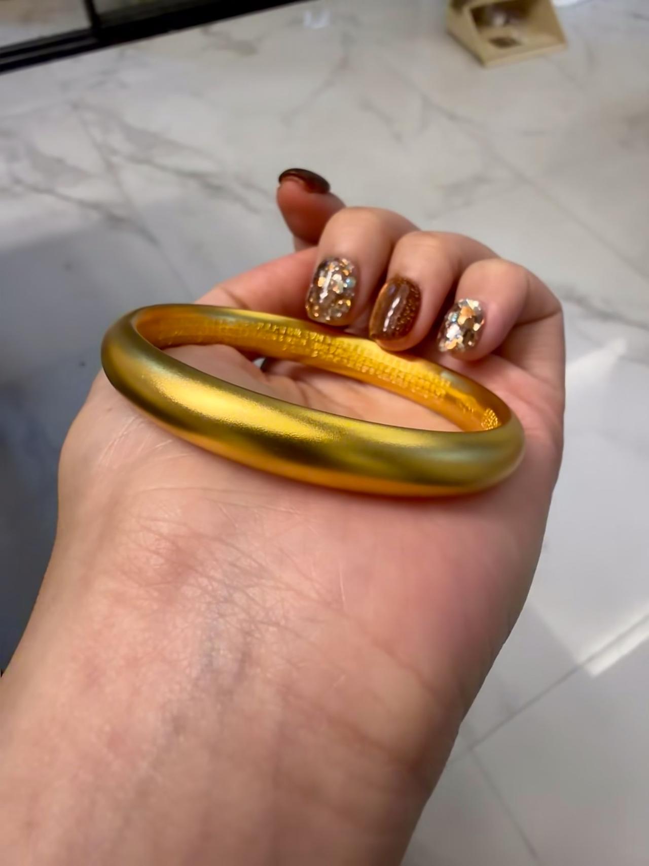 这下好了，金价彻底跌疯了，最近入手黄金的朋友直接省下一大笔。堂姐4月9号入手