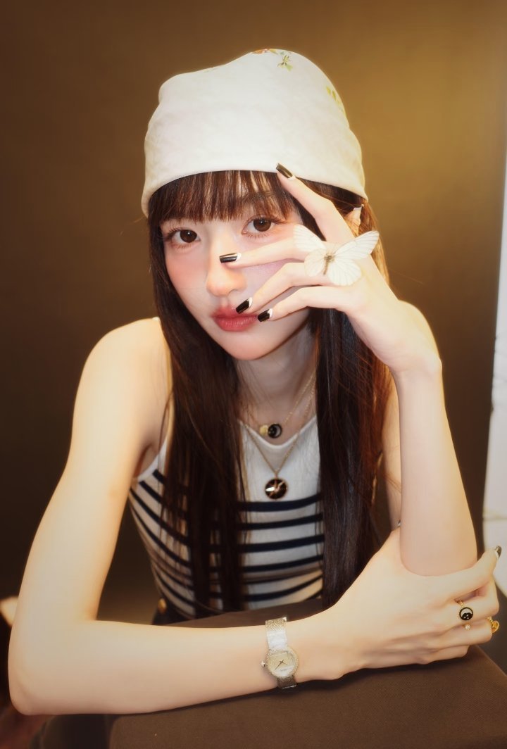 网友票选出齐刘海造型最美的女明星：TOP9章若楠TOP8沈月TOP7赵露思