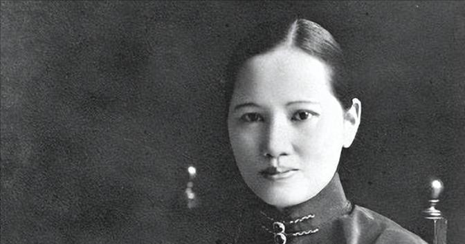 1949年，上海和平解放，陈赓亲自登门拜访宋庆龄，没想到一见面，宋庆龄就问他带了