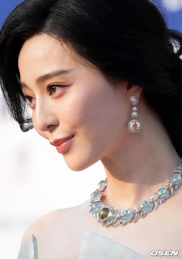 好喜欢美女的媒体生图