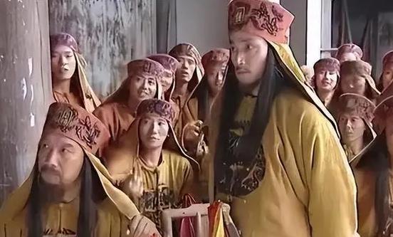 李秀成回援天京前，已察觉自己的部下郜永宽等八人有反叛之意，便当面挑明：“如今天国