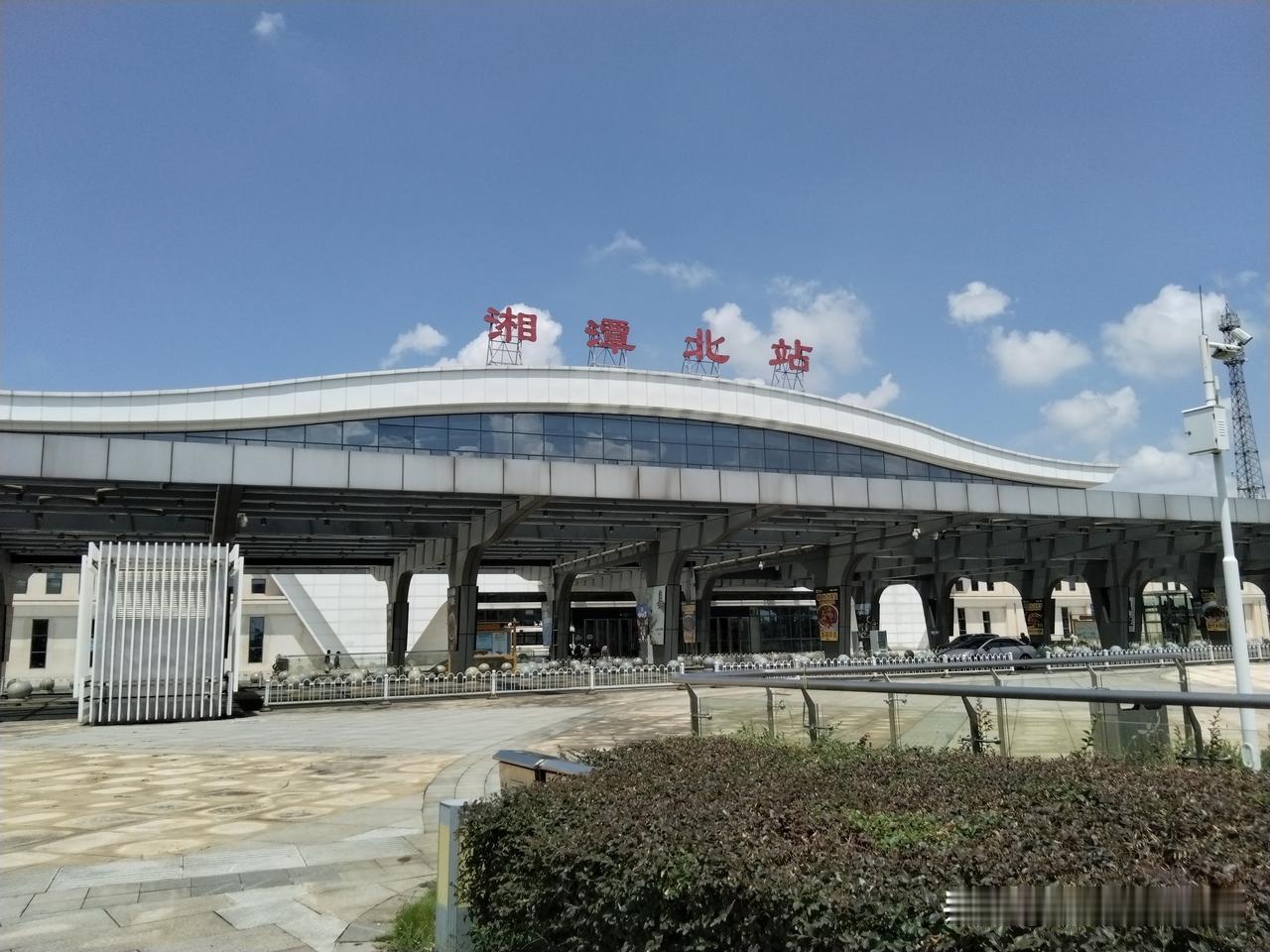 湘潭这个地方太小了，也不打眼。小到什么程度？县级市浏阳都面积它还要大。经济