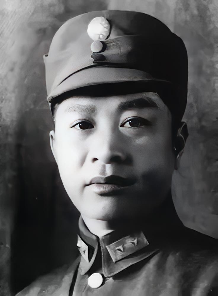 老蒋之前最怕的人其实不是我们主席，他是后来才怕我们主席的，当时他最怕的人是谁呢？你听听老蒋自己说的这