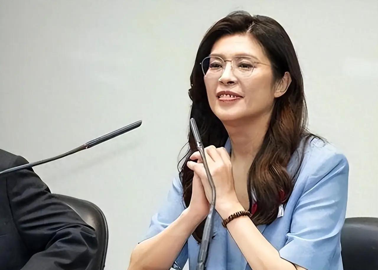 大陆已经行动，没收台当局“治权”，不到24小时，郑丽文立军令状金门这块海域，