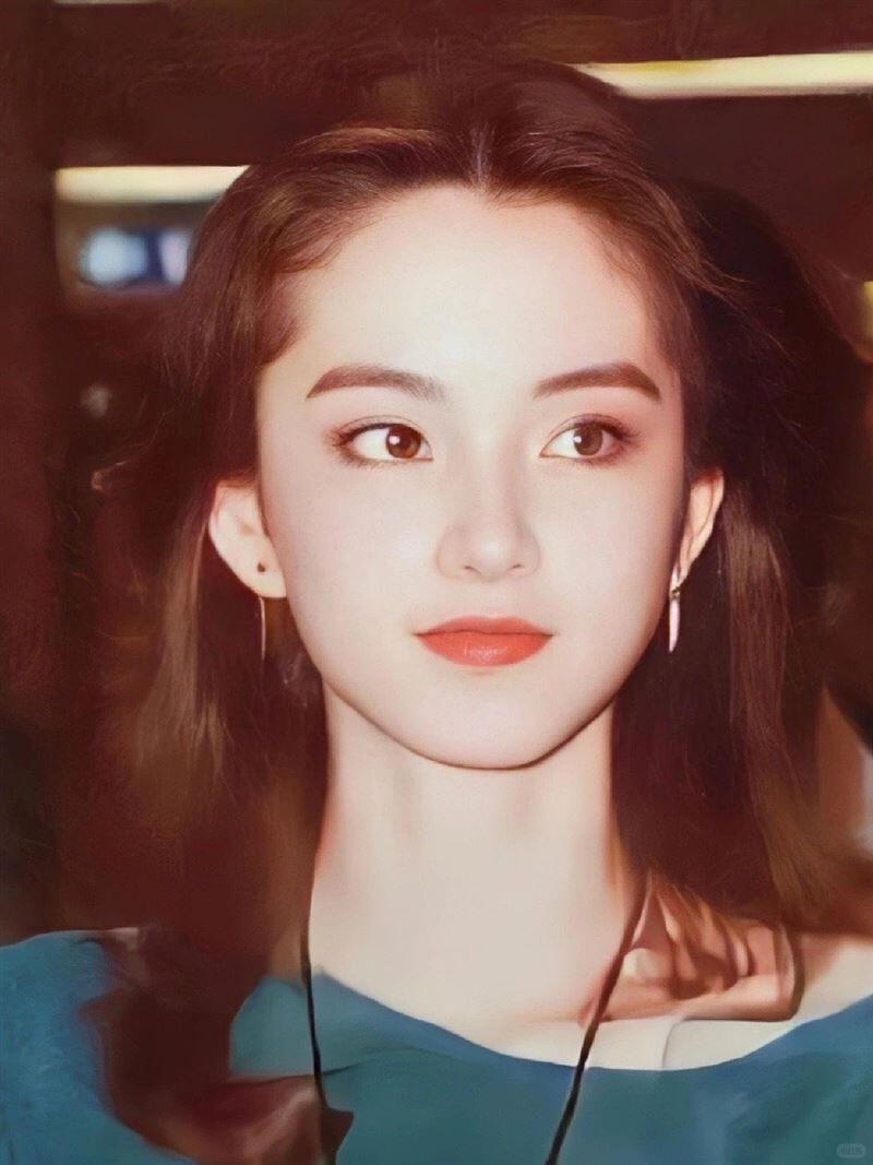 谁能想到，荧幕上飒到骨子里的“东方不败”林青霞，会被几只蟑螂逼到手足无措？