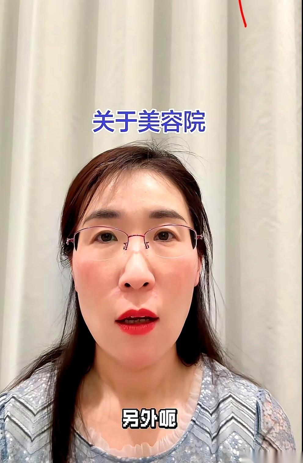 我跟你说，这事儿越来越像拍电影了。一个陌生人，悄悄走进邻居大哥媳妇开的超市，放
