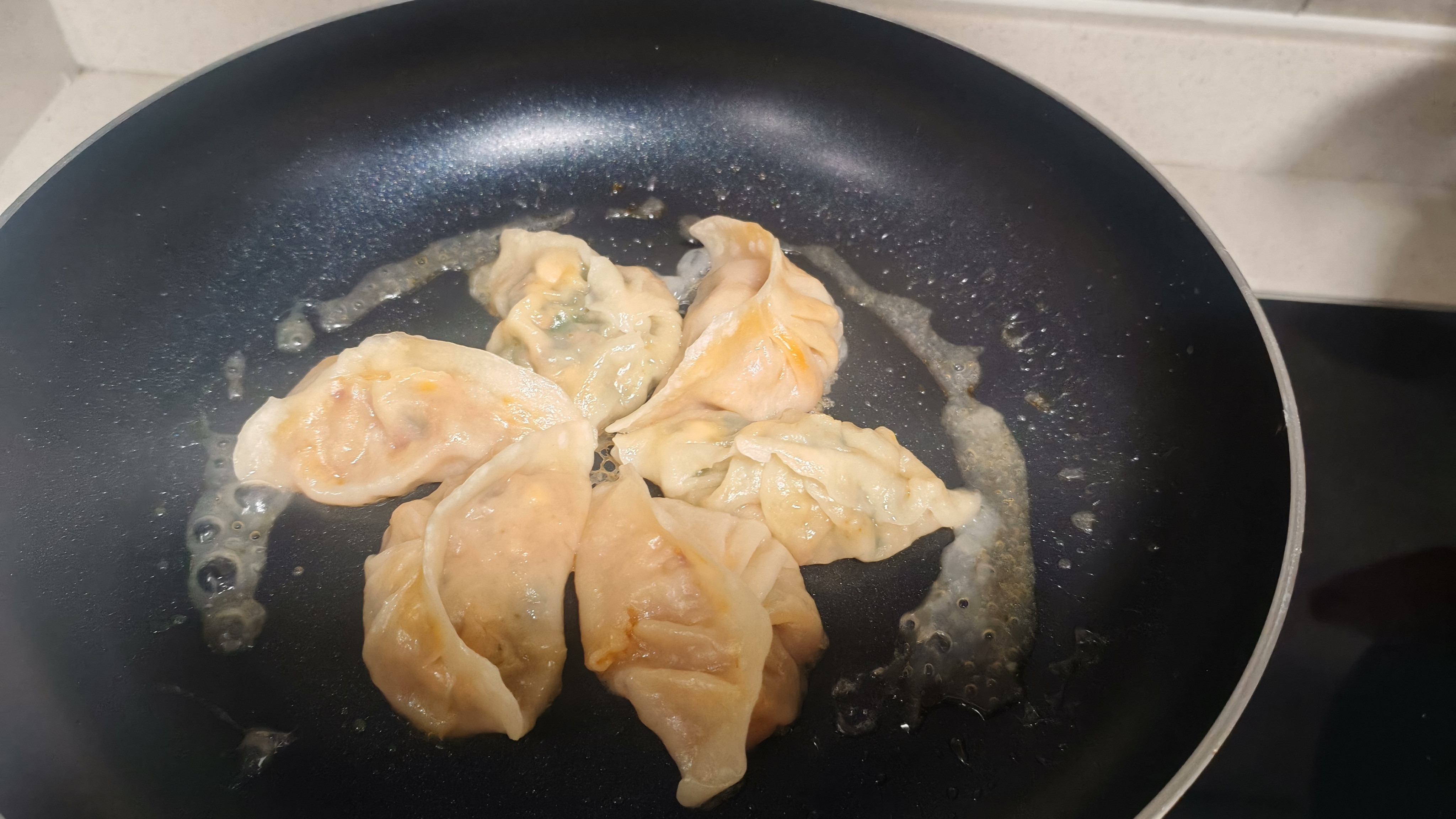 光重下98了，晚上奖励自己吃点高油碳水减肥太难了，总要饿一顿半顿才能瘦下来，吃个