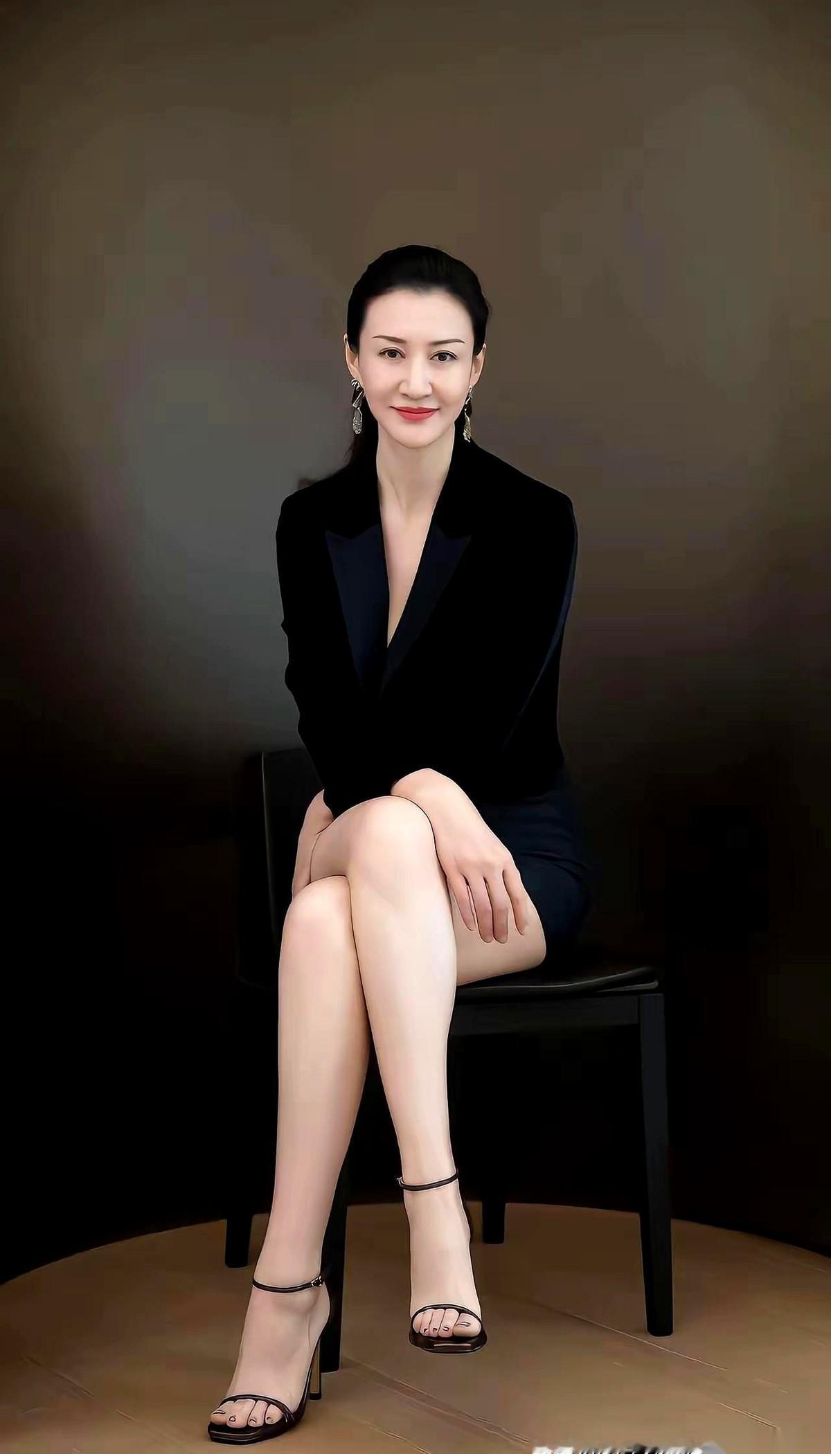 我跟你说个扎心的事儿吧，咱们绝大多数人，本质上都是随时能被换掉的。你今天请假