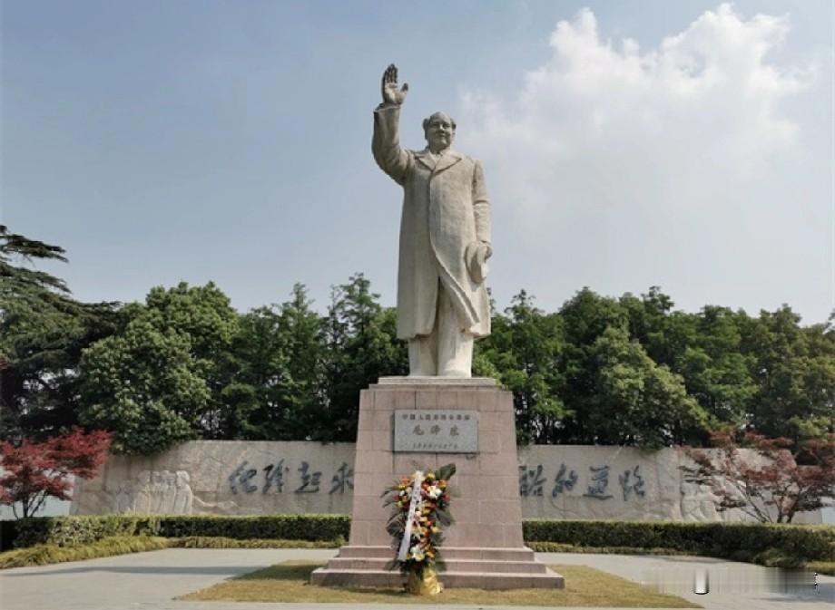 别再憋屈了！大国小国敢碰瓷，根源不是实力。毛泽东70年前的警告，今天终于懂了最