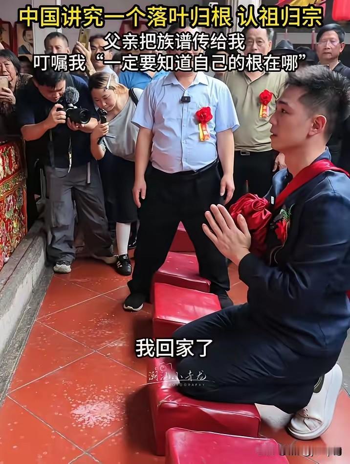 李光耀亲手给砍断了新加坡华人的文化根脉，管这叫落叶生根了。1965年新加坡让