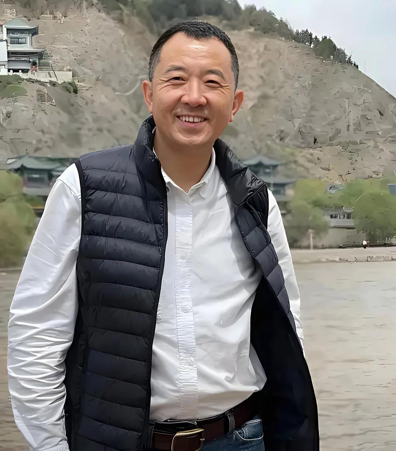 对陈行甲一直有份特别的好感，当年他在巴东当县委书记时，亲手揪出不少贪腐班子成员