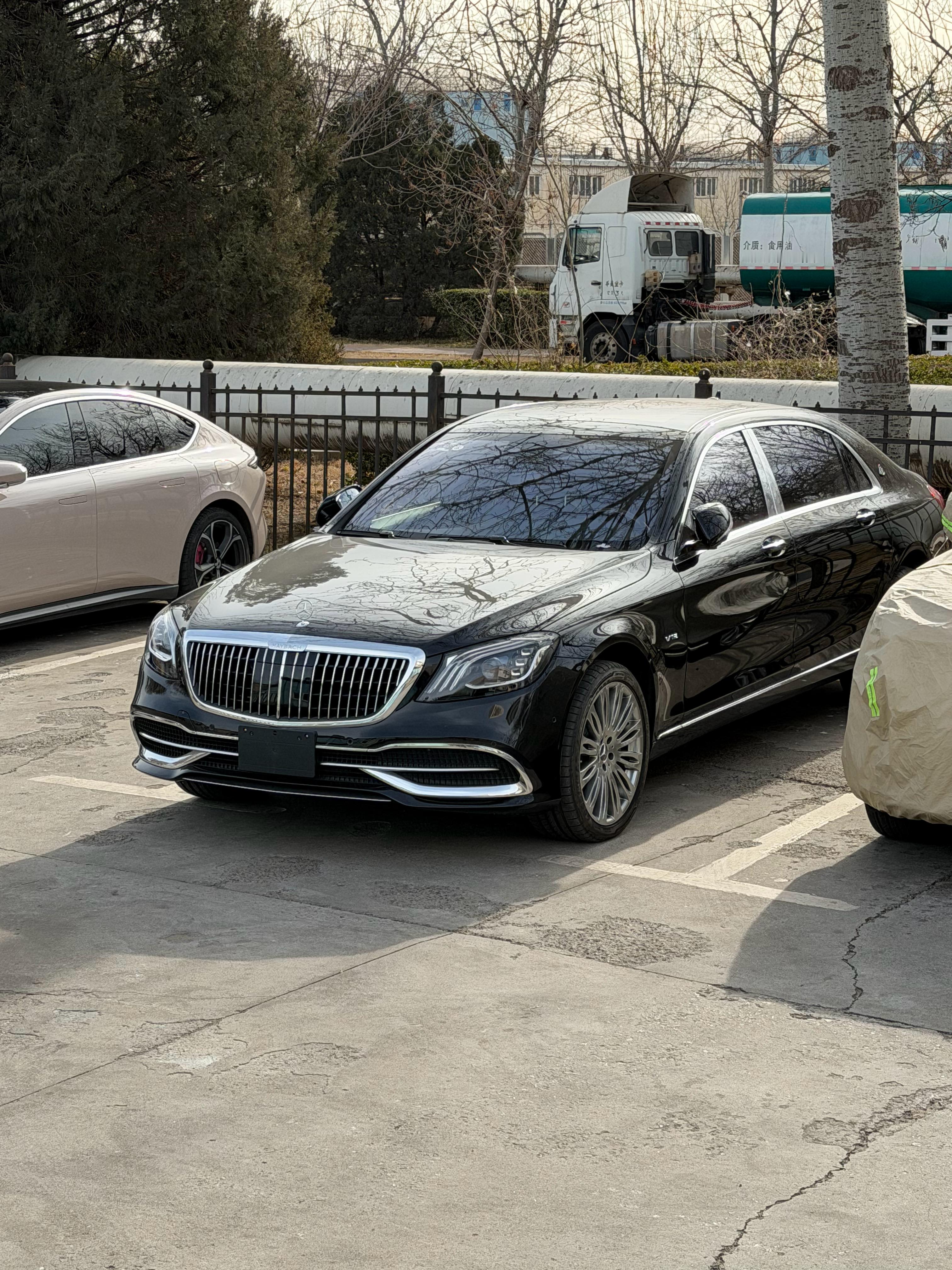 大家还记得这台迈巴赫么？12缸的W222迈巴赫今天又碰见了天津·中国天津自