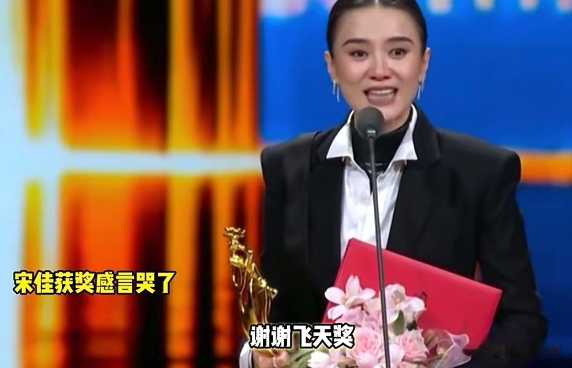 突然理解到了杨紫为啥慢慢转正剧了，她的脑子可真是清醒，知道自己的路怎么走，女孩子
