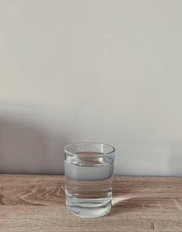 白开水、茶、咖啡哪个更健康?别争了，白开水、茶、咖啡，最健康的其实是“适合”