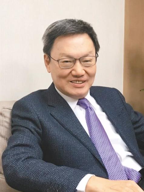 川普说了一句，不支持台独。这让台独分子很沮丧，同时也让国民党的老蓝男也很沮丧。有
