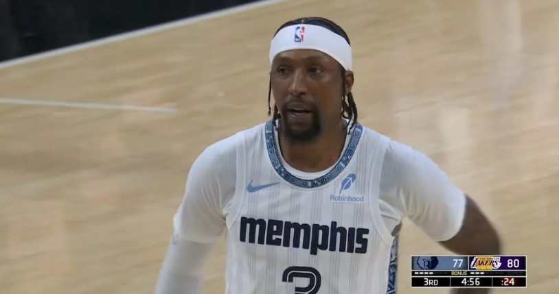 灰熊大将波普真是太不懂事了！今天灰熊在客场以121：128不敌湖人，此役波普故地