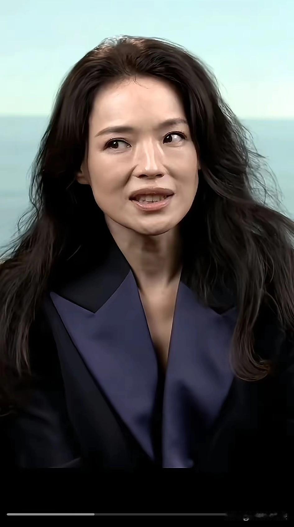 张震黎明都放弃的舒淇，冯德伦宠10年还愿丁克？舒淇早年和张震谈了好几年，见