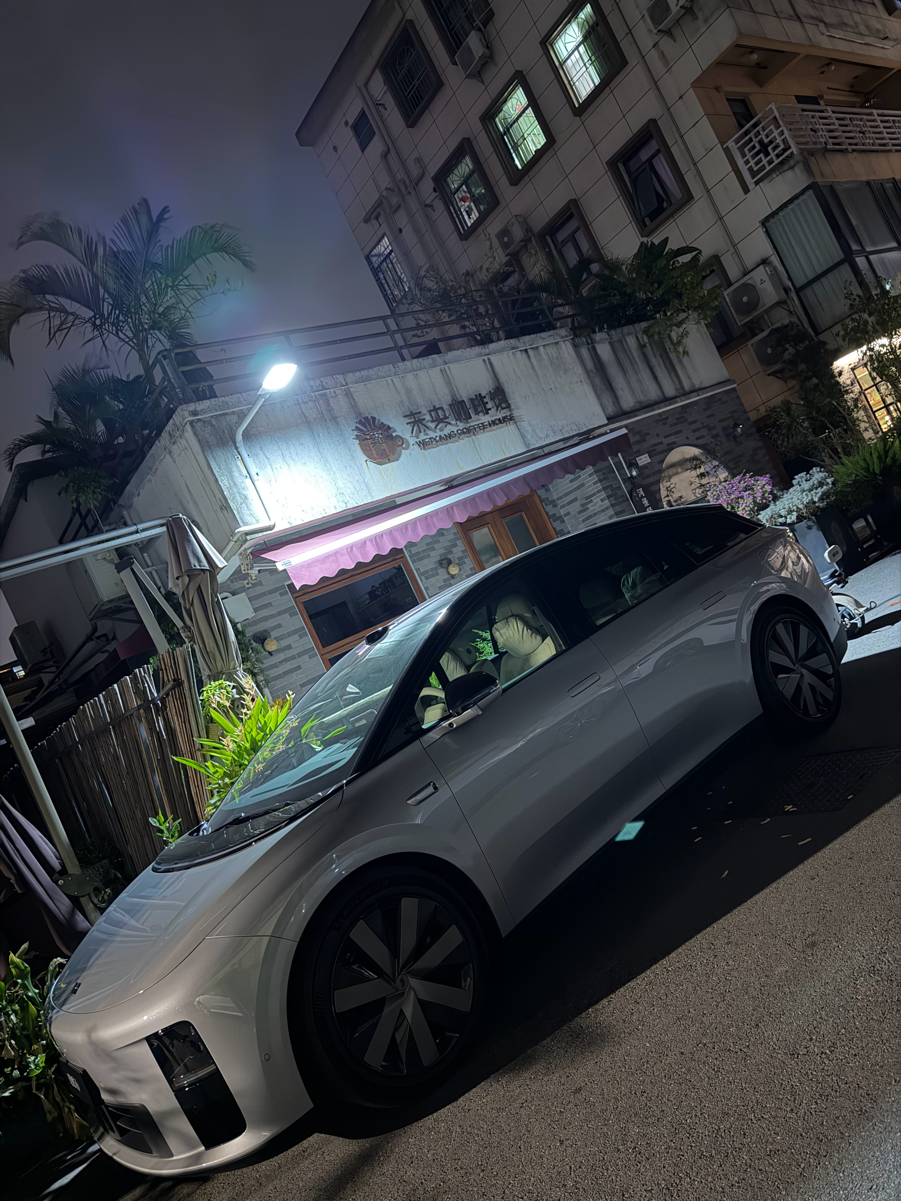 村里来了台i6，咋跟我的一样啊​​​