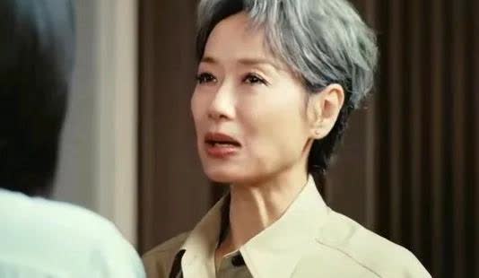 永远不要羡慕叶童因为她老公太不简单了不是有钱有人脉，而是因为他老公有足够