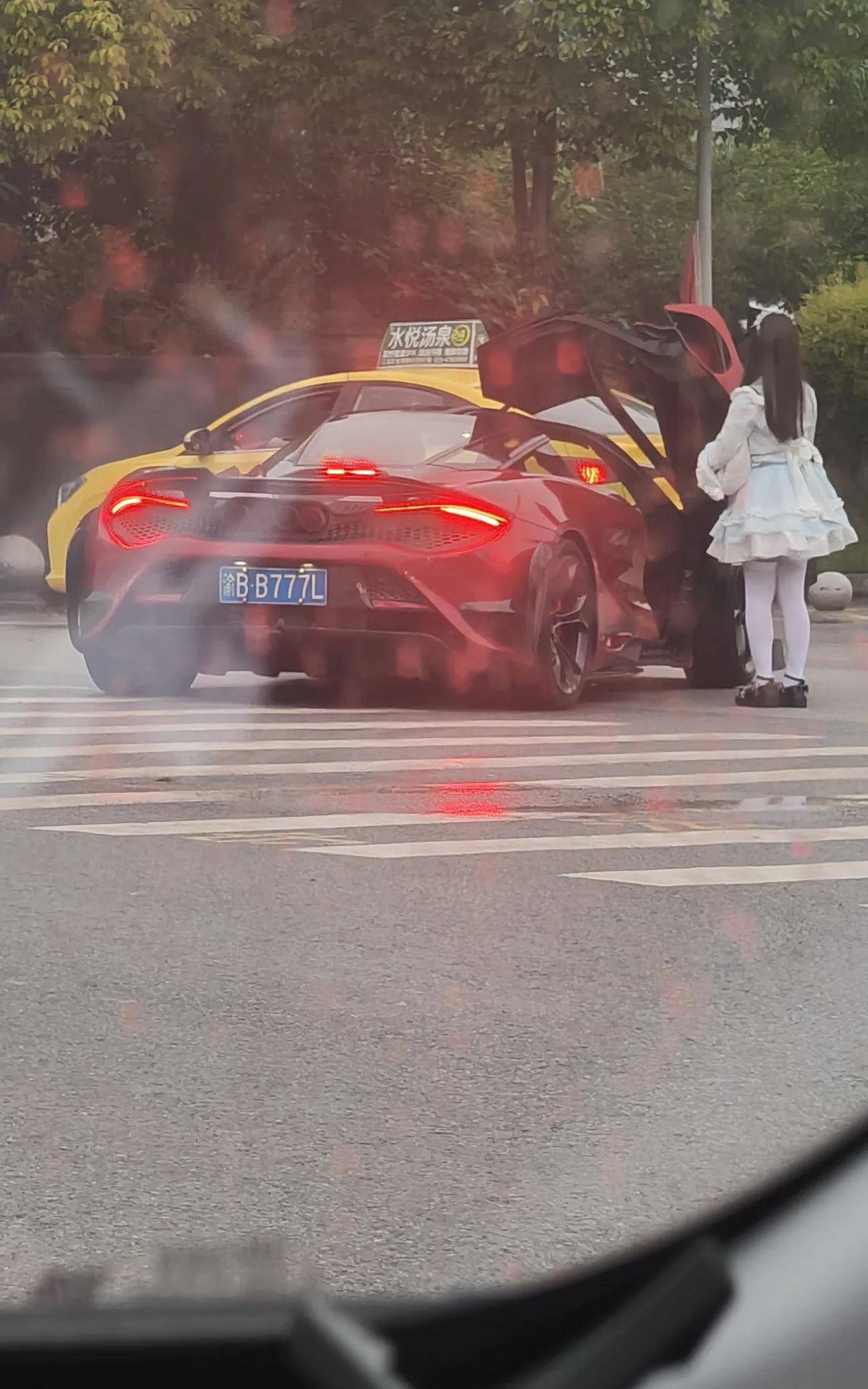 这是什么车？有4个圈，但奥迪没有这款吧？