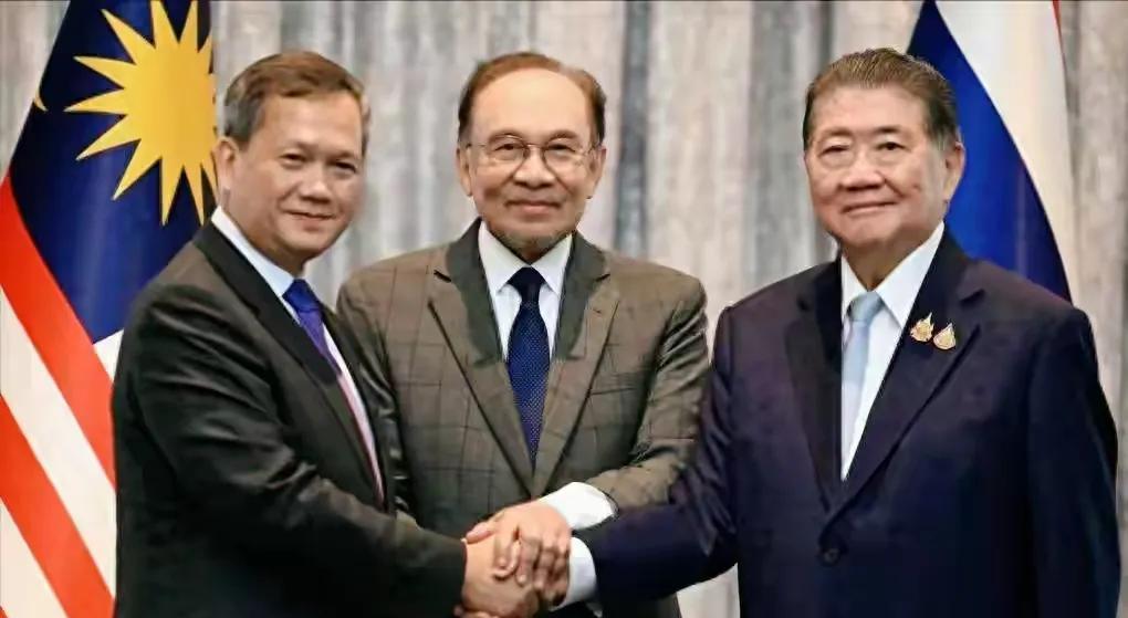 柬埔寨和中国不亲，泰国也不亲，不然也不会老特两个电话，两国就在马来西亚谈判了，无